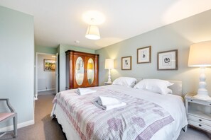 Iron/ironing board, free WiFi, bed sheets - 4 Bed in North Tamerton (oc-h30361) (North Tamerton)