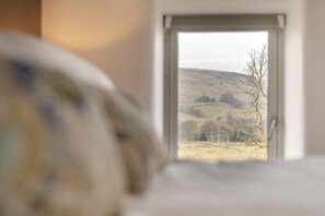 Iron/ironing board, travel cot, free WiFi, bed sheets - 2 Bed in Mallerstang (oc-d30683) (Mallerstang)