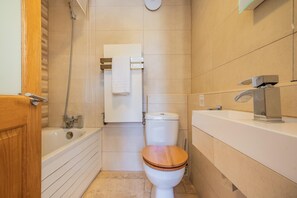 Bathroom - 2 Bed in Pendeen (oc-s30736) (Pendeen)