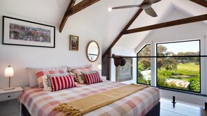 Ferros/tábuas de passar roupa, Wi-Fi, roupa de cama