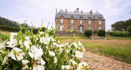 Château du Perray – Comtesse Suite Room with Shared Pool