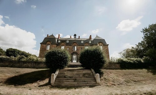 Château du Perray - Chambre Reine - Lit Rond avec piscine partagée