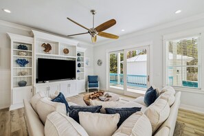 TV, foosball, offices - Ultimate Escape – Spacious Family Home w/ Private Pool & 8 Bikes, 3-Min to Beach (Seagrove Beach)