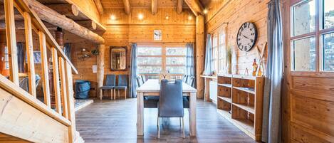 المنشأة من الداخل