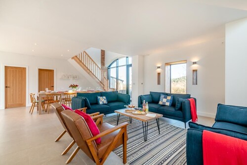 5 Bed in Silkstone (oc-t30757)