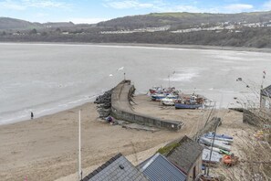 Beach - 2 Bed in Gilfachrheda (oc-b30905) (Gilfachrheda)
