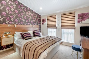 Iron/ironing board, travel cot, free WiFi, bed sheets - 2 Bed in Gilfachrheda (oc-b30905) (Gilfachrheda)