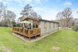Exterior - 2 Bed in Gilfachrheda (oc-b30905) (Gilfachrheda)