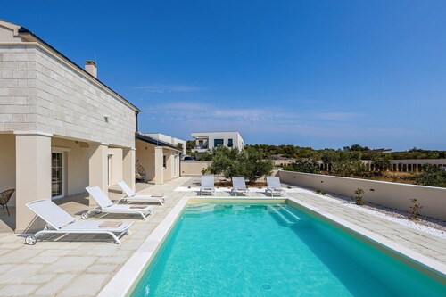 Villa Royal Stone avec piscine à Jezera