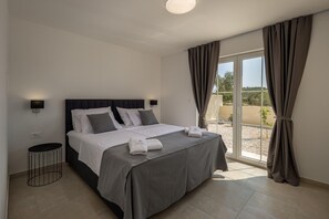 Desk, iron/ironing board, travel crib, free WiFi