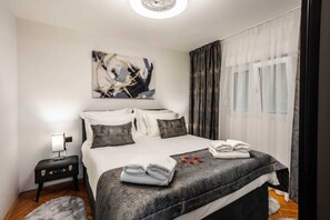 Bügeleisen/Bügelbrett, Reisekinderbett, kostenloses WLAN