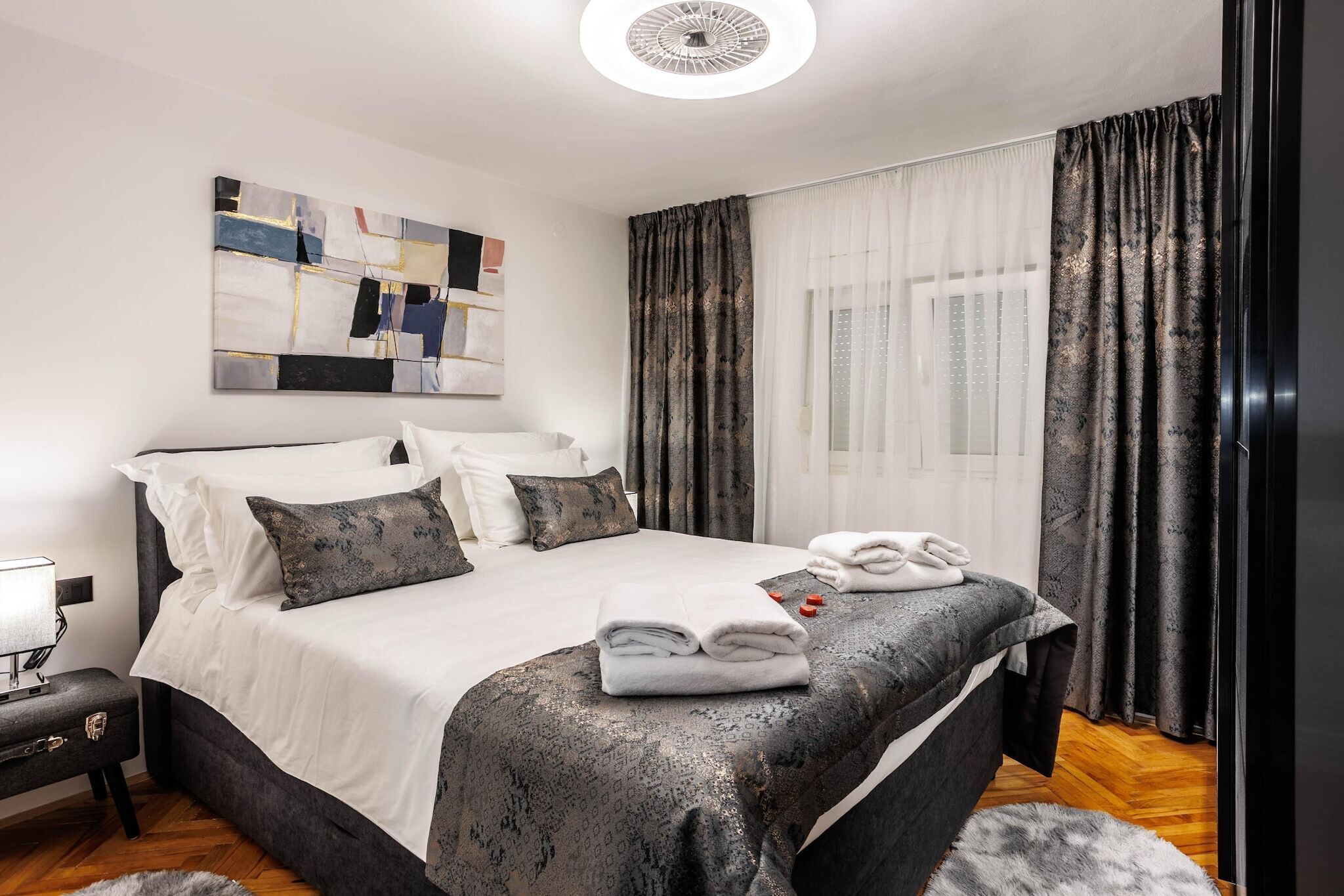 Iron/ironing board, travel crib, free WiFi