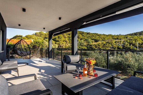 Villa familiale sereine sur la côte de Rogoznica