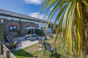 Outdoor dining - 3 Bed in Bude (oc-d30897) (Stibb)