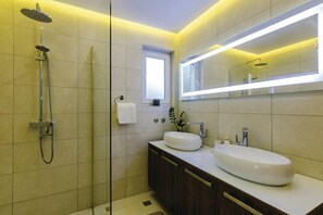 Shower, hair dryer - Zaton Family Getaway near Adriatic Sea (Zaton)