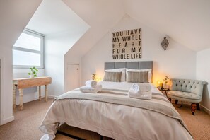 Iron/ironing board, free WiFi, bed sheets