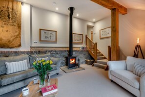Interior - 3 Bed in Grafty Green (oc-e31005) (Grafty Green)