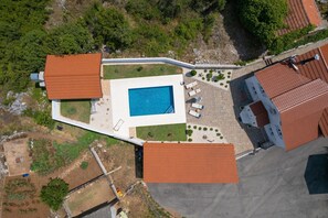Exterior - Cozy Mountain Villa for 10 in Slivno (Slivno)