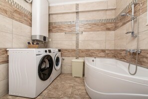 Shower, hair dryer - Cozy Mountain Villa for 10 in Slivno (Slivno)