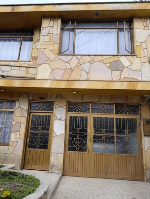 Fachada del alojamiento