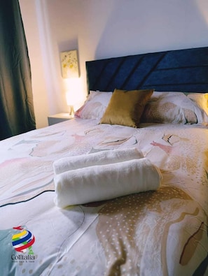Deluxe Suite | Desk, blackout drapes, free WiFi - Colitalia Apartments (Bogotá)