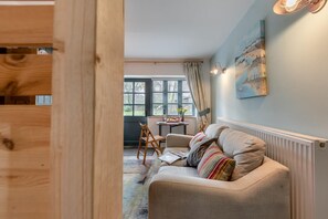 TV - 1 Bed in Talgarreg (oc-c31038) (Talgarreg)