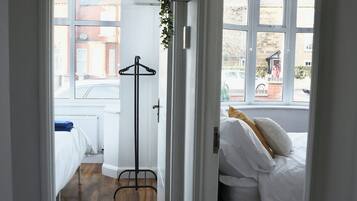 WiFi, bed sheets