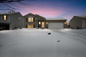 Exterior - NEW! Bright 4BR Near MSU & Downtown (Lansing)