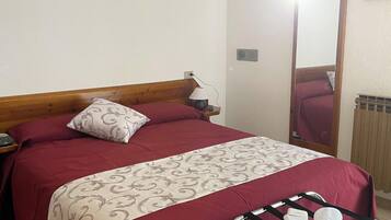 Chambre Double, balcon, vue vallée