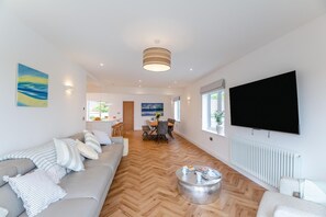 TV - 5 Bed in Abersoch (oc-c29961) (Abersoch)