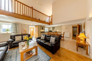 TV - 4 Bed in Llanfwrog (oc-f31054) (Llanfaethlu)