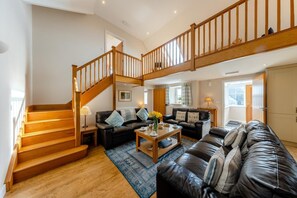 TV - 4 Bed in Llanfwrog (oc-f31054) (Llanfaethlu)
