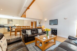 TV - 4 Bed in Llanfwrog (oc-f31054) (Llanfaethlu)