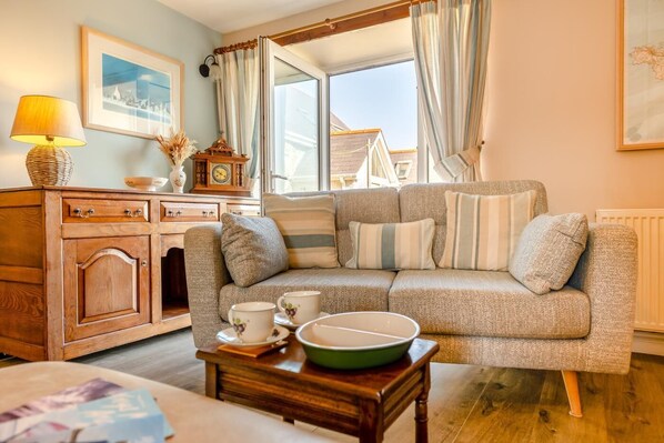 TV - 3 Bed in Llanfwrog (oc-f31056) (Llanfaethlu)