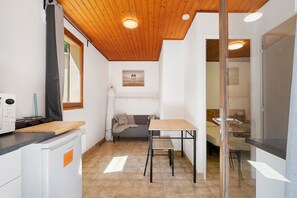 Interior - Holiday Home “2 People” with Shared Pool (Calviac-en-Périgord)