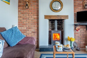 TV - 3 Bed in Aberdesach (oc-b31094) (Aberdesach)