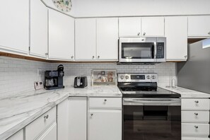 Fridge, microwave, oven, stovetop - Silver Shores 302 by Seaside Vacations & Sales (Ocean City)
