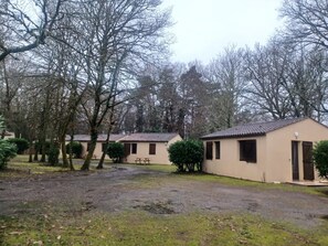 Exterior - Holiday Home "Maison 4 Personnes" with Shared Pool (Calviac-en-Périgord)