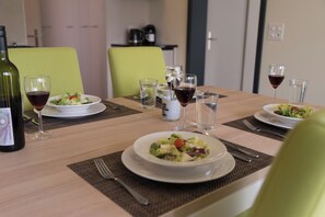 Flat-screen TV - WohnMOTEL the next generation (Altstaetten)