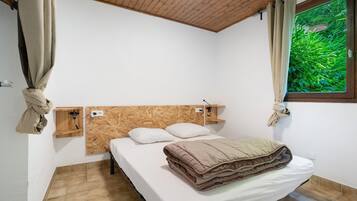 Iron/ironing board, WiFi