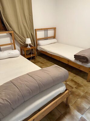 Fer et planche à repasser, Wi-Fi, draps fournis