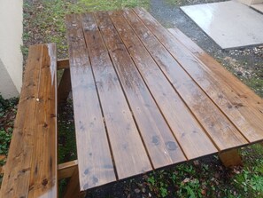 Outdoor dining - Holiday Home “6 People” with Shared Pool (Calviac-en-Périgord)