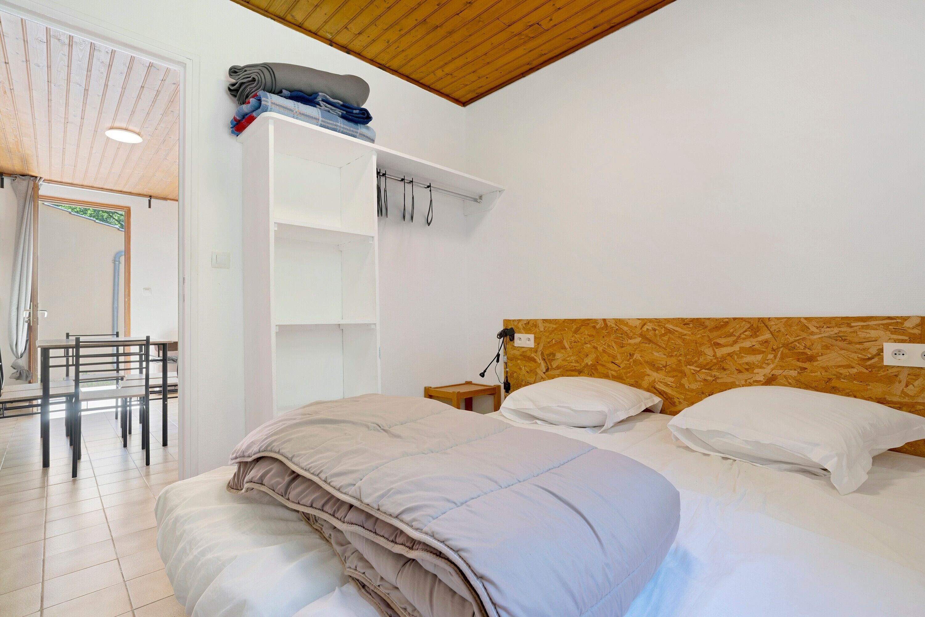 3 slaapkamers, een strijkplank/strijkijzer, wifi