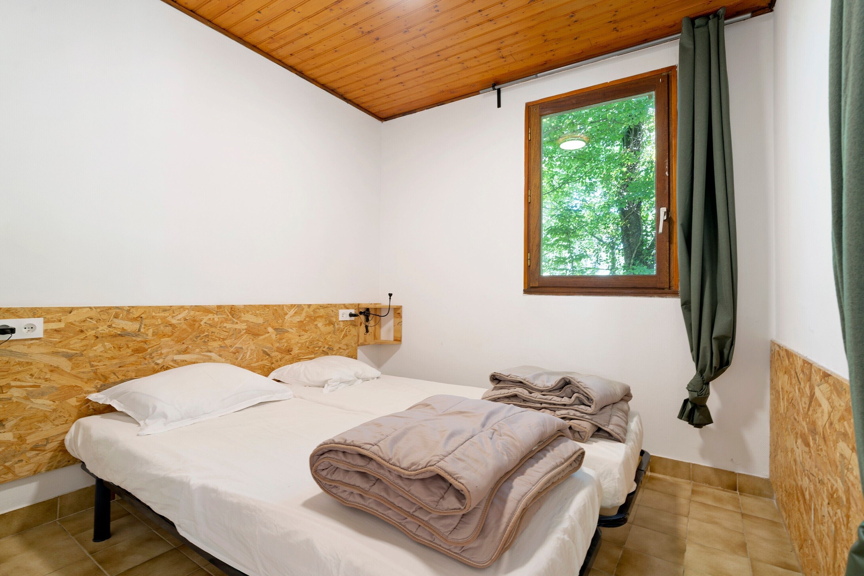 3 bedrooms, iron/ironing board, WiFi