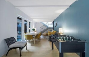Games room - A PERFECT PARISIAN DUPLEX WITH PRIVATE TERRACE AT RUE MOUFFETARD (Paris)