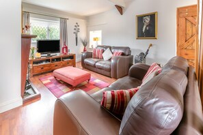 Living area - 1 Bed in Kilkhampton (oc-j31131) (Pancrasweek)