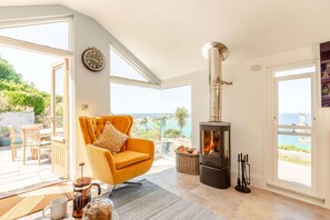 TV, fireplace - 3 Bed in St. Ives (oc-sims01) (Carbis Bay)