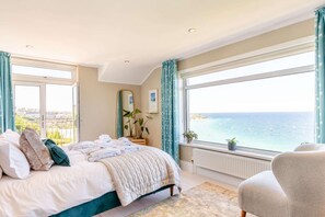 3 bedrooms, iron/ironing board, travel cot, free WiFi - 3 Bed in St. Ives (oc-sims01) (Carbis Bay)