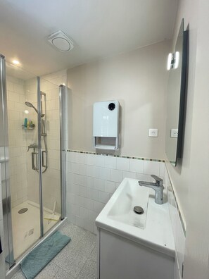 Douche, papier toilette