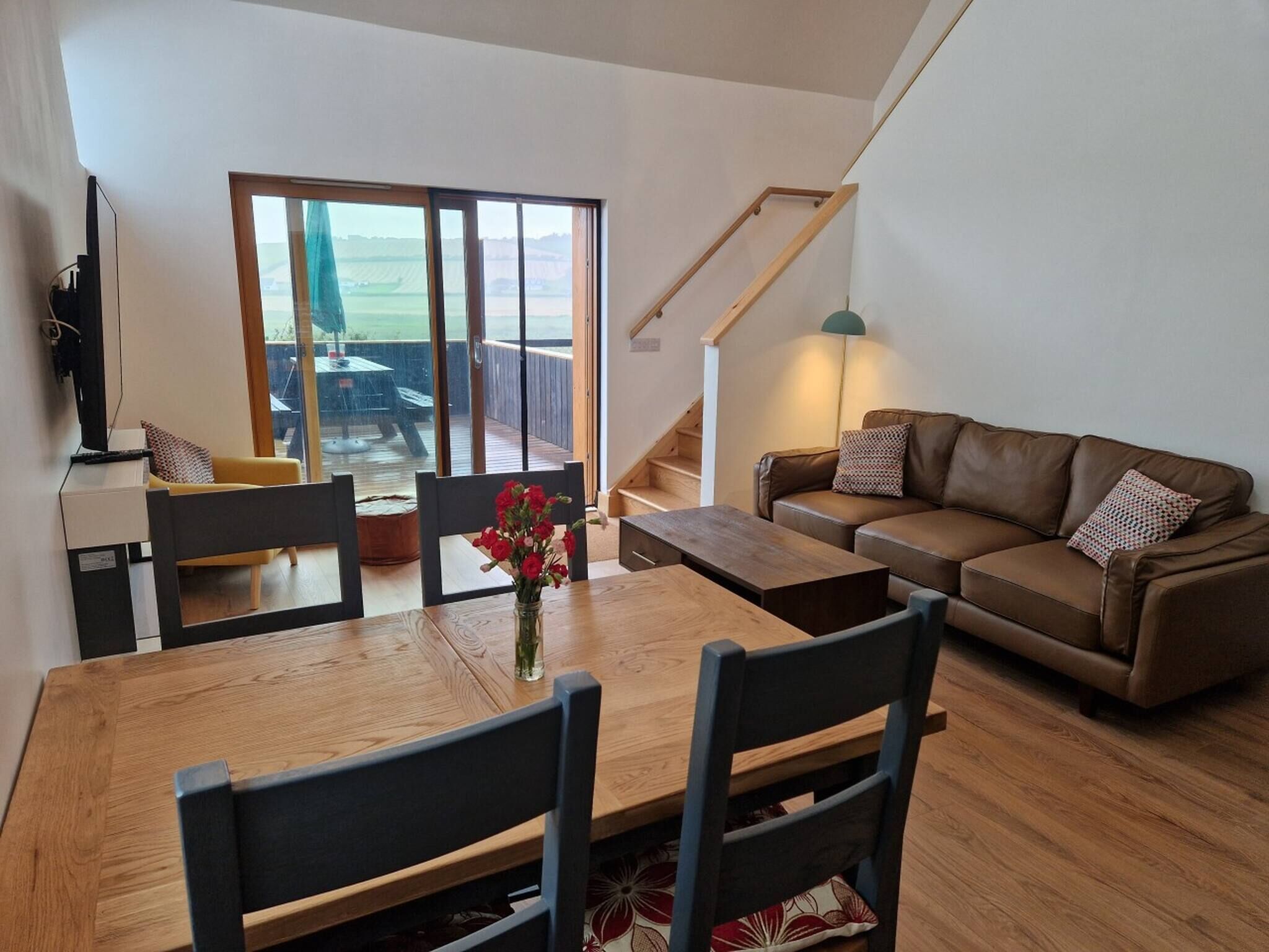 Loft, 2 Bedrooms, Accessible | Living room